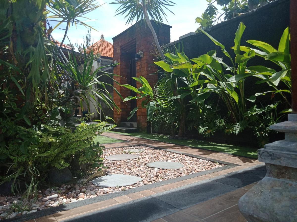 D'Puja Home Stay And Spa Nusa Dua  Buitenkant foto